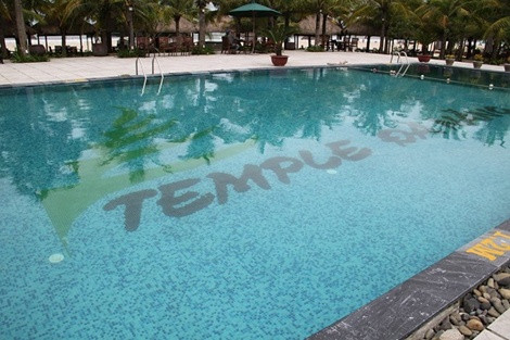 Bể bơi nơi xảy ra sự việc không hề có dây phao để phân biệt độ sâu từng khu vực. (Ảnh: FB I Love Đà Nẵng)