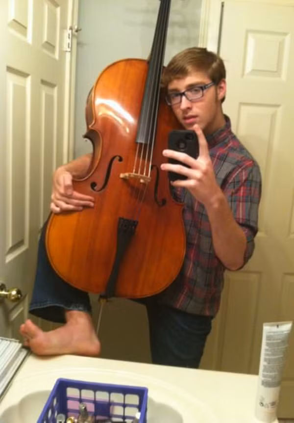 "Không có gấu ta ôm đàn tự sướng".