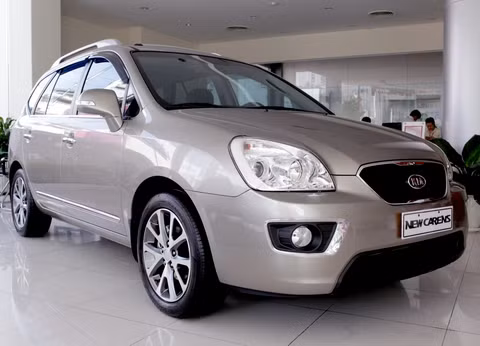 Carens S mới có ngoại thất mới.