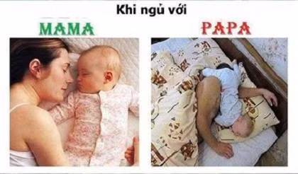 Khi bé ngủ với ba và mẹ.