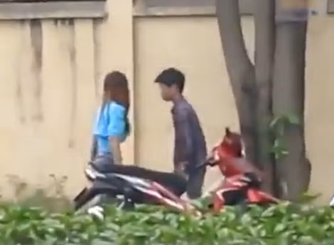 Hai nhân vật chính xuất hiện trong đoạn clip