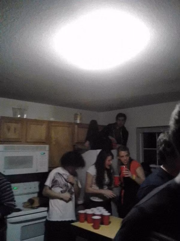 "Mình anh một góc".