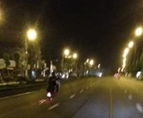 Nhiều "quái xế" lựa chọn thời gian về khuya để "biểu diễn", vì thời điểm đó có ít người đi đường.