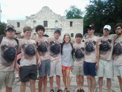 Mẫu áo dành cho những người yêu chó.