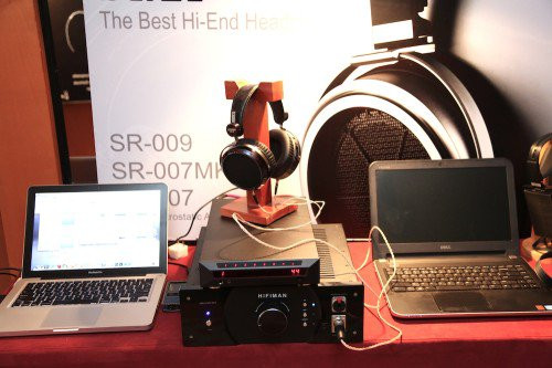 Máy nghe nhạc cầm tay iBasso DX50.