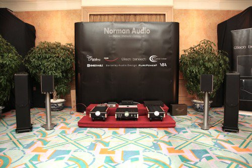 Bộ dàn cho chất âm hài hòa được ghép bới Wilson Benesch Vector cùng pre/poweramp mono của Dan D’Agostino.