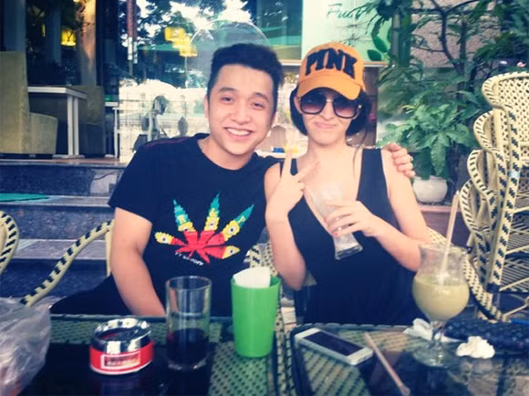 Cả hai tươi cười chưa đầy 24 giờ sau đó.