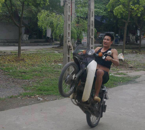 "Già... cũng đú"...