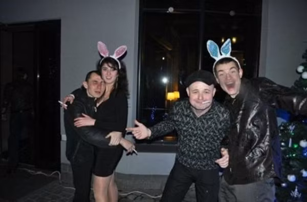 "Ai cũng có cặp có đôi".