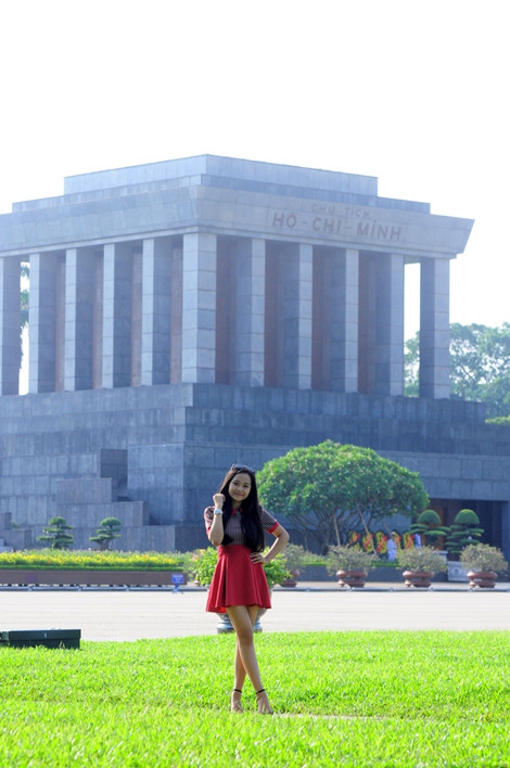 Triều Dâng còn ghé thăm lăng Bác ...