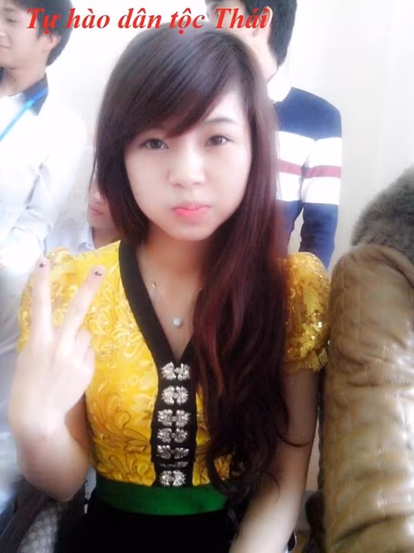 Vẻ đẹp của thiếu nữ trong trang phục dân tộc Thái.