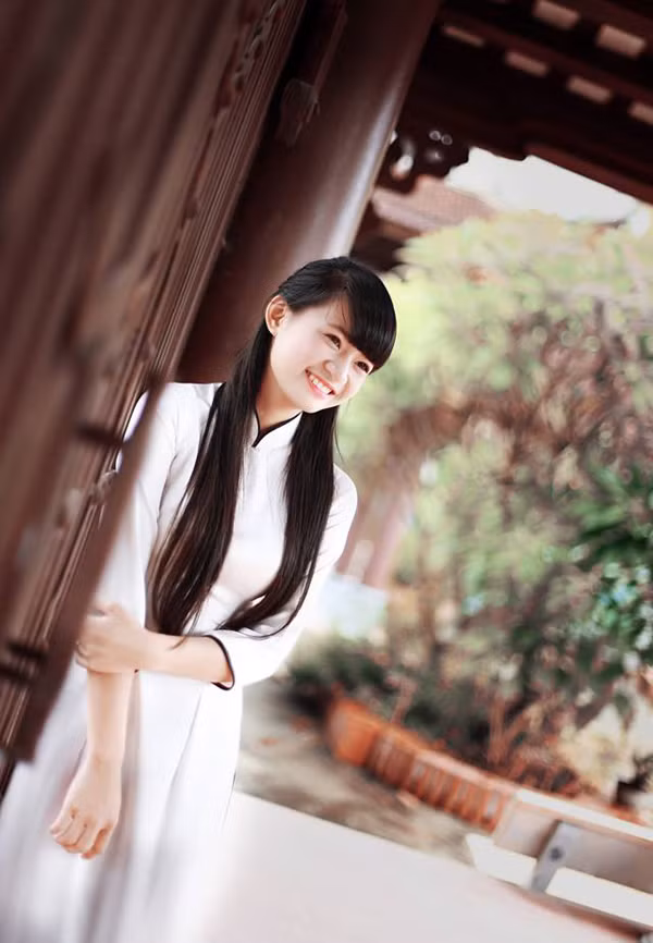 Nụ cười trong sáng và rạng rỡ.