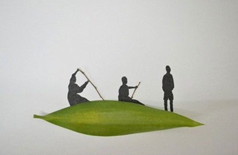 Chèo thuyền qua sông