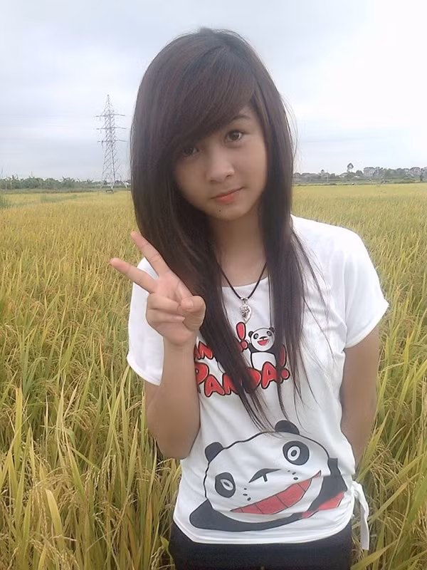 Cư dân mạng đang phải sốt xình xịch trước vẻ đẹp mộc mạc, giản dị của cô bạn ở vùng quê có nickname "Ngố Thư".