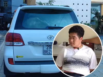  Xế hộp bạc tỷ của ông trùm ma túy Tàng "Keangnam" khét tiếng Tây Bắc "độ" lại để cất giấu ma túy. Sàn của chiếc xe này có 2 đáy, được lắp ráp rất kín, nhưng giờ đã bị Công an thu giữ.