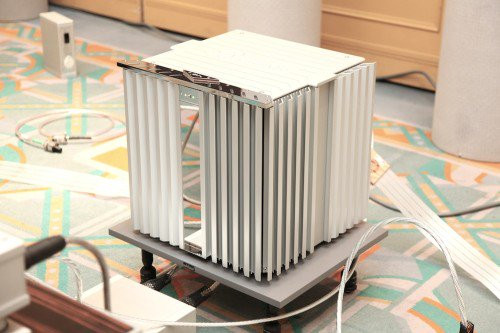 Poweramp “khủng long” Burmester Audio 909 MKV.