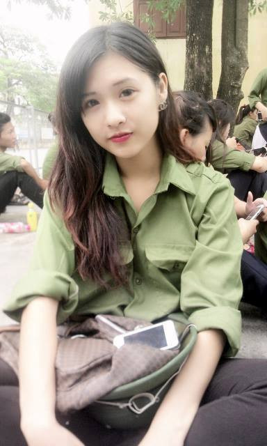 Phương Thảo chia sẻ: "Em rất thích chụp ảnh, nhưng không có thời gian để đi chụp. Em cũng rất yêu thích ngành hướng dẫn viên du lịch. Sau khi tốt nghiệp THPT em sẽ cố gắng để tham dự kỳ thi tuyển sinh ĐH và theo học ngành ước mơ của mình".