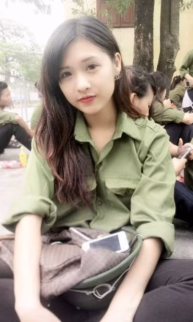 Phương Thảo chia sẻ: "Em rất thích chụp ảnh, nhưng không có thời gian để đi chụp. Em cũng rất yêu thích ngành hướng dẫn viên du lịch. Sau khi tốt nghiệp THPT em sẽ cố gắng để tham dự kỳ thi tuyển sinh ĐH và theo học ngành ước mơ của mình".