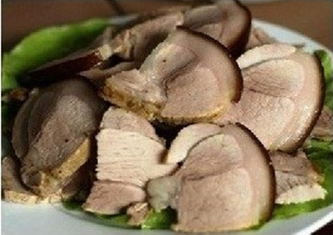 Lợn thui luộc ở Hòa Bình