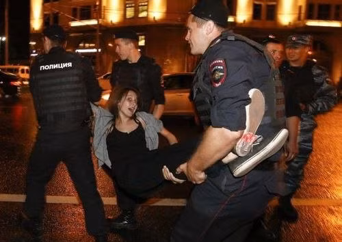 Khi phụ nữ nổi đóa.