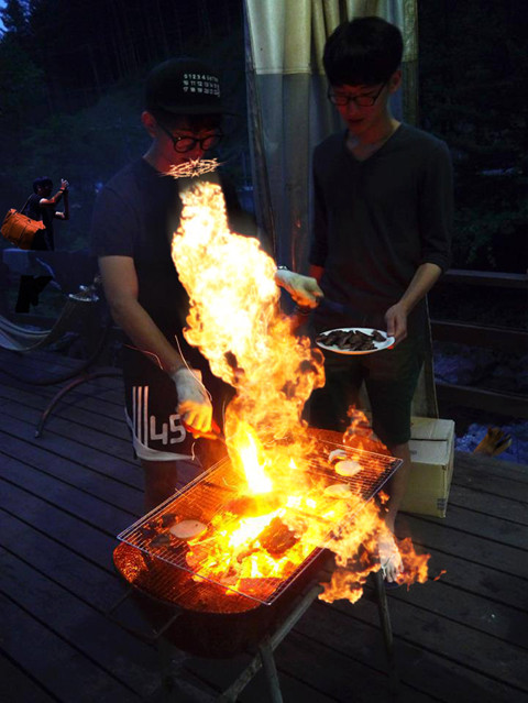 "Lần sau ăn đồ nướng phải nhờ đến sự giúp đỡ của bạn ấy thôi"