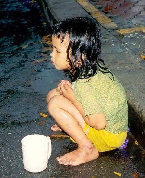 "Rồi mai này đây, cuộc sống của em sẽ ra sao?"