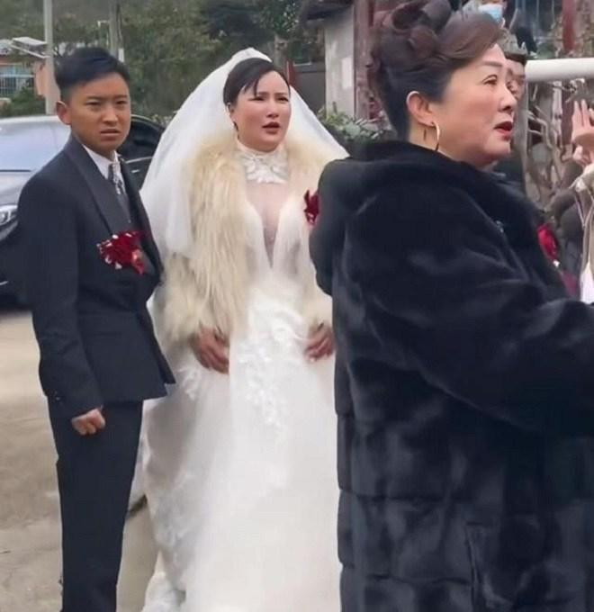 Nguoi yeu cu pha dam cuoi, chi can 1 cau im bat quay ve