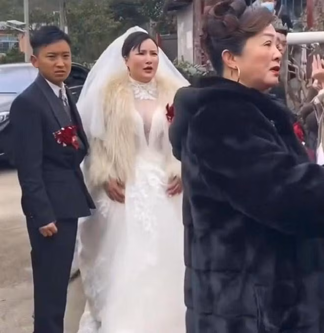 Nguoi yeu cu pha dam cuoi, chi can 1 cau im bat quay ve