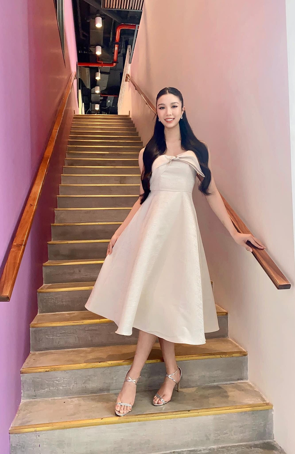 Lê Thanh Trúc sinh năm 2002, đến từ Bình Định, top 35 Hoa hậu Việt Nam 2022. Cô đạt chứng chỉ IELTS 7.5 và nhận được học bổng 3 Đại học ở Mỹ: University of South Florida, George Mason University, University of the Pacific. Song vì dịch Covid-19, cô quyết định ở lại Việt Nam, hiện là sinh viên năm 3 Đại học RMIT.