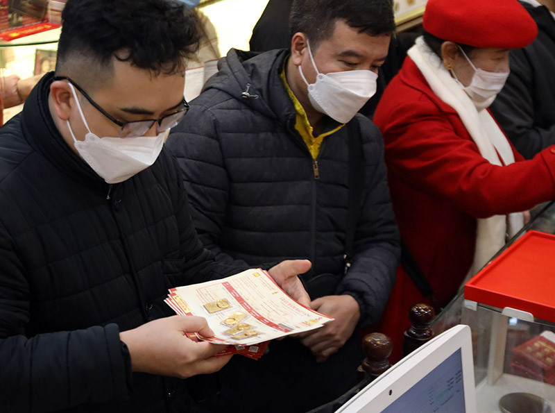 Giá vàng hôm nay 24/12: Vàng thế giới giảm, nhà đầu tư thận trọng Gia vang hom nay 24/12: Vang the gioi giam, nha dau tu than trong