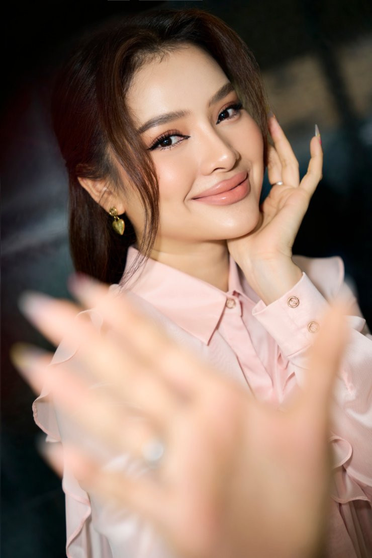 Mũi cũng là điểm cơ thể mà cô phải chỉnh sửa 2 lần mới hài lòng.