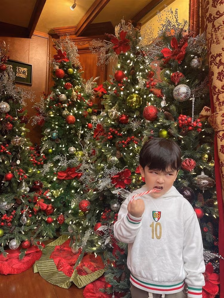 Biểu cảm "quạu" đáng yêu của cậu bé Polo Huỳnh.