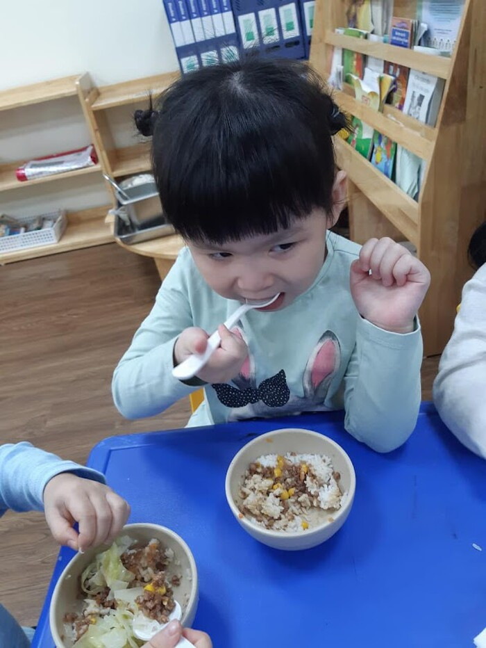 Hiếm hoi ảnh cận mặt ái nữ nhà Phượng Chanel - Quách Ngọc Ngoan - Hình 7 Hiem hoi anh can mat ai nu nha Phuong Chanel - Quach Ngoc Ngoan-Hinh-7