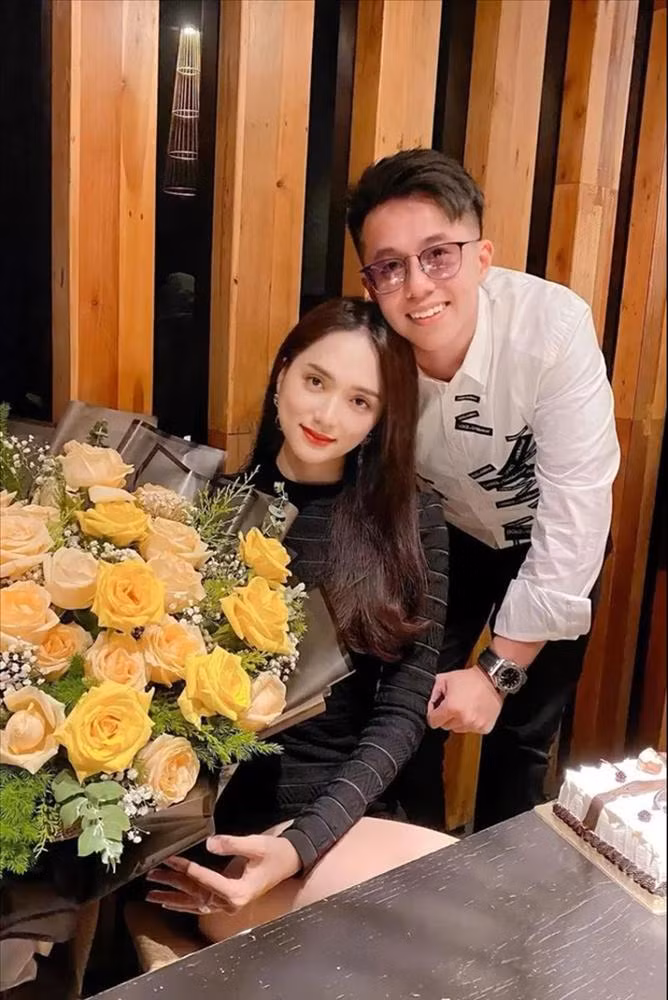 Hương Giang sụt 4kg, dáng đã gầy nay càng mong manh - Hình 4 Huong Giang sut 4kg, dang da gay nay cang mong manh-Hinh-4