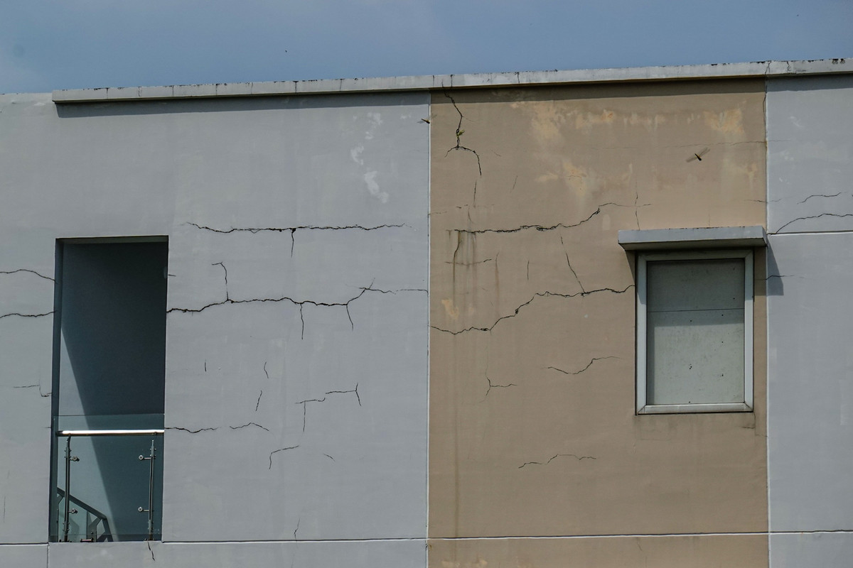 Do được bàn giao từ 2017, một số căn đã bắt đầu xuất hiện những vết nứt. Dù vậy, theo quan sát của Zing, dự án vẫn có lượng cư dân đông đúc và hoạt động kinh doanh nhộn nhịp.