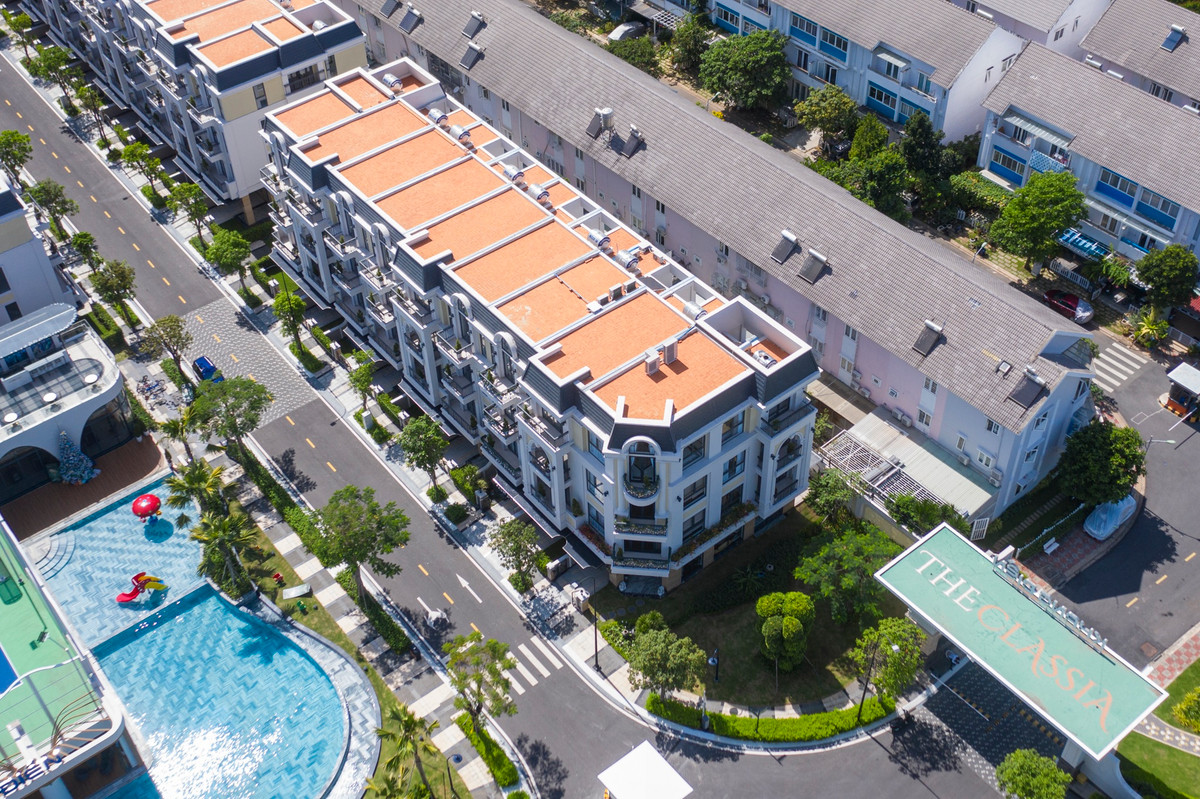 The Classia có quy mô 4,3 ha gồm 156 căn nhà phố và 20 căn biệt thự. Trong đó, giá bán được công bố từ 18 tỷ đồng/căn.