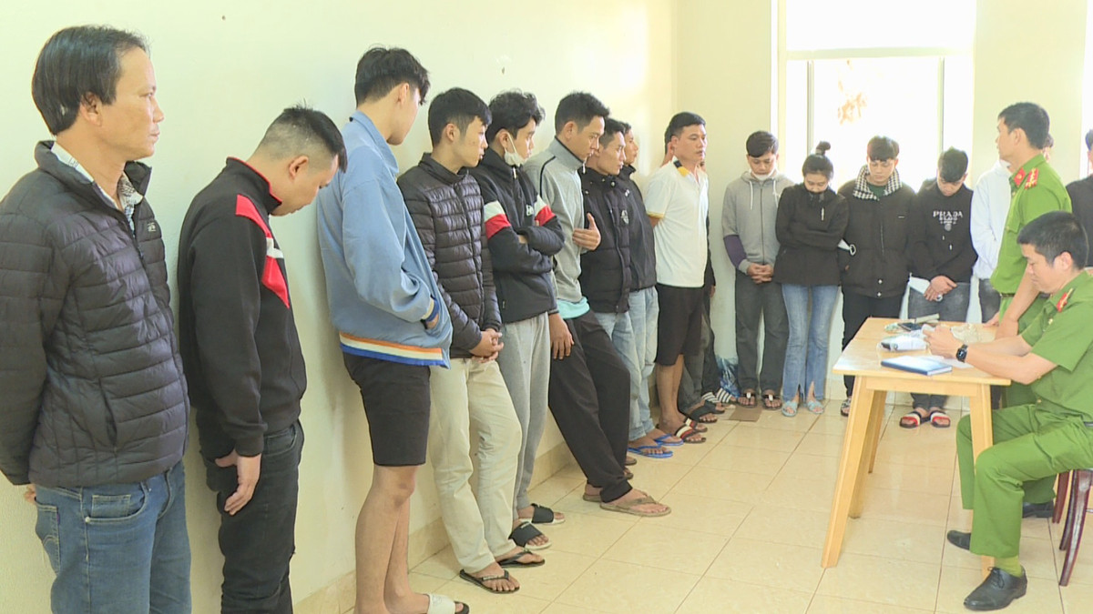 Triệt phá đường dây cá độ mùa World Cup hơn 100 tỉ đồng Triet pha duong day ca do mua World Cup hon 100 ti dong