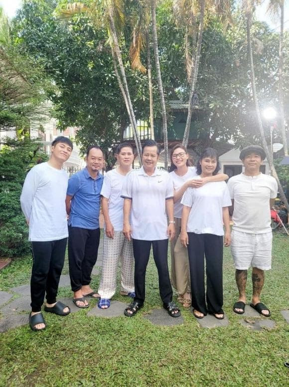 Phuoc Sang xuat hien tai su kien giai tri, dung mao the nao?-Hinh-7