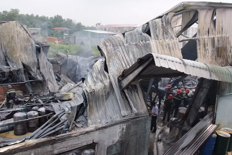 Hiện trường vụ cháy tại Công ty Toàn Châu.