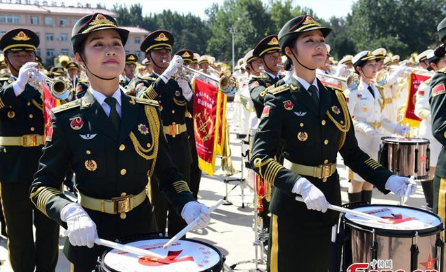 Những hình ảnh xinh đẹp của Gao được dân mạng Trung Quốc chia sẻ rầm rộ trên các trang mạng xã hội.