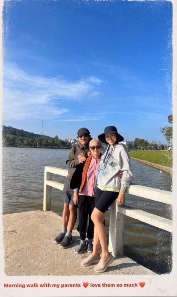 Tang Thanh Ha di du lich an dien don gian nhung chang he nham chan-Hinh-3