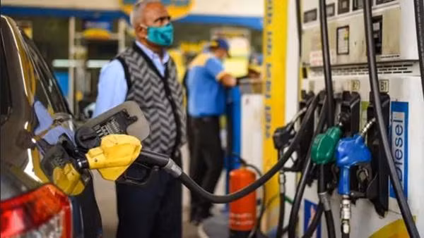 Co dau chu re o An Do duoc ban tang can xang va tui hanh cu lam qua cuoi-Hinh-2