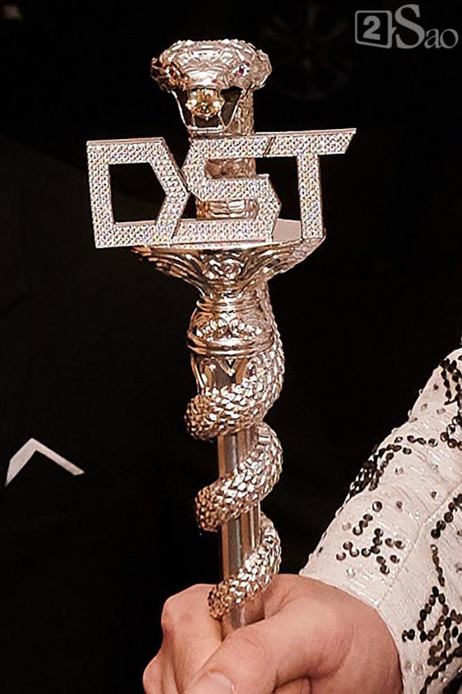 Quyen truong 1.201 vien kim cuong cua Duoc si Tien gia bao nhieu?-Hinh-3