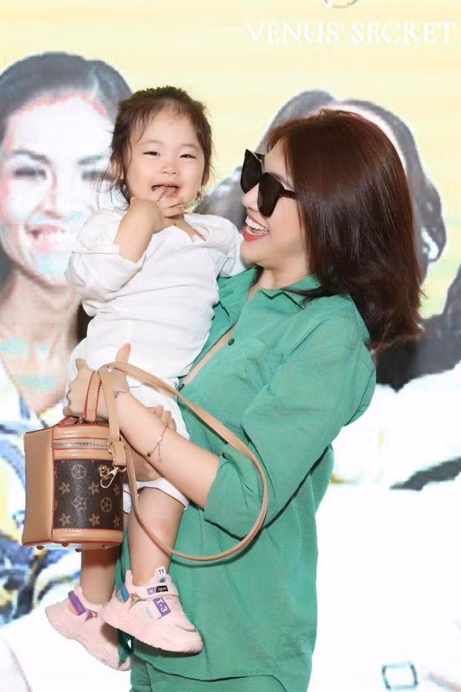 Thuc hu 'Co Gai Xau Xi' co phan 2, dan cast moi co ca nguoi cu-Hinh-5