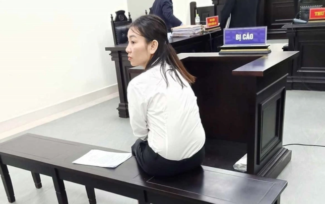 Mao danh can bo Van phong Chinh phu, lua hang chuc ti dong