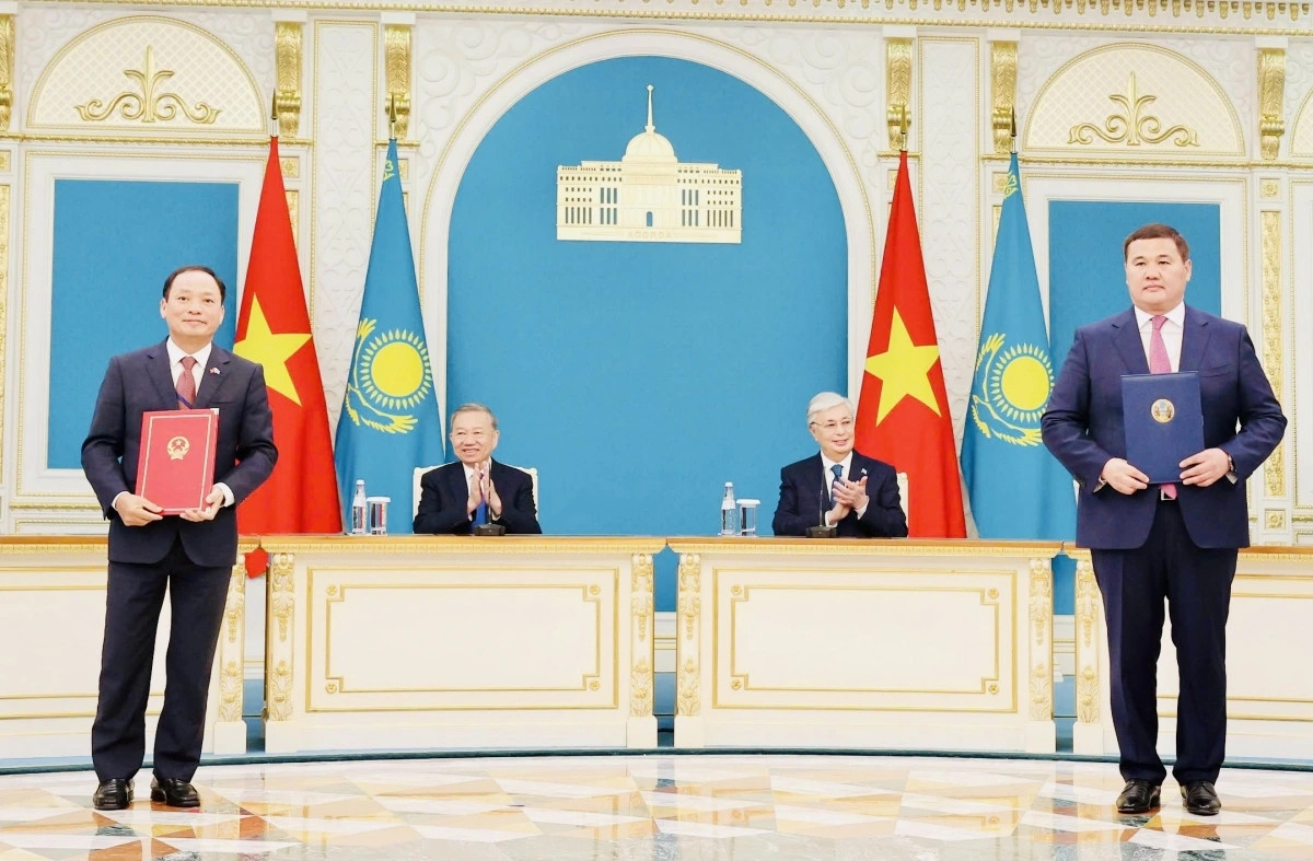 Việt Nam - Kazakhstan nâng cấp quan hệ lên Đối tác Chiến lược - Hình 3 Viet Nam - Kazakhstan nang cap quan he len Doi tac Chien luoc-Hinh-3