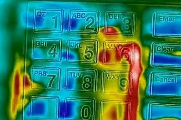 Day la ly do tai sao ban phim ATM lam bang kim loai-Hinh-3