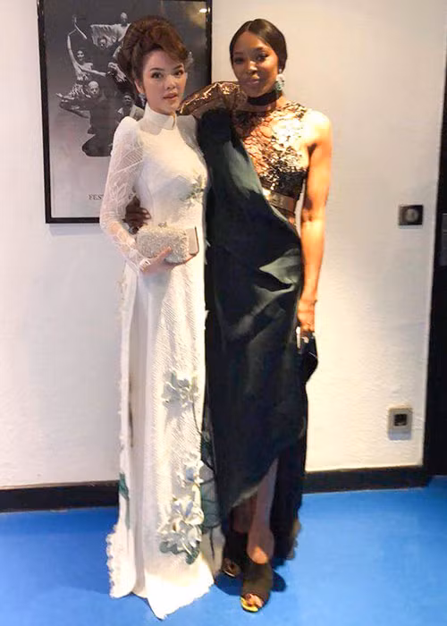 Lý Nhã Kỳ và ngôi sao Naomi Campbell tại Cannes 2018.