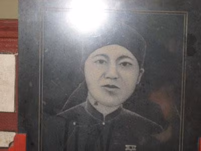 Sư thầy, nữ du kích, liệt sỹ Thích Đàm Hiền - Nguyễn Thị Vân.