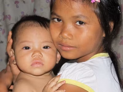 Những đứa trẻ người Rục.